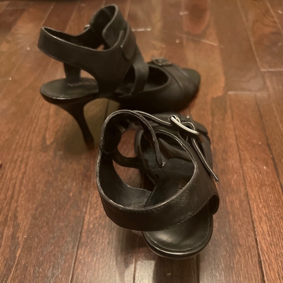 Heels - Picture 2 of 6